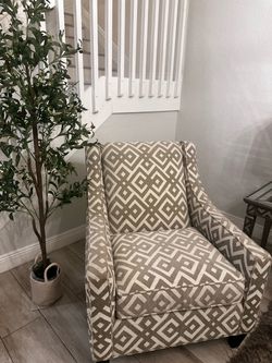Accent chair