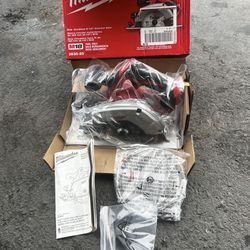 MILWAUKEE   M18 Cordless 6-1/2" Circular Saw 165 mm (6-1/2" TOOL-ONLY