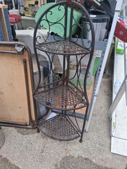 Corner  shelf