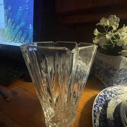  crystal "Avon" flower vase