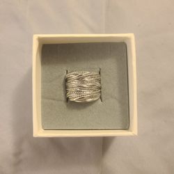 Size 8. Chunky Silver Ring.