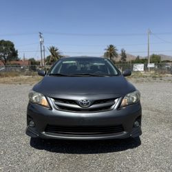 2012 Toyota Corolla SE Sedan 