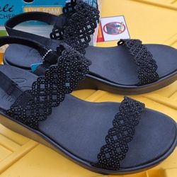 New Womesn Sketcher Wedges Sandals Size 11