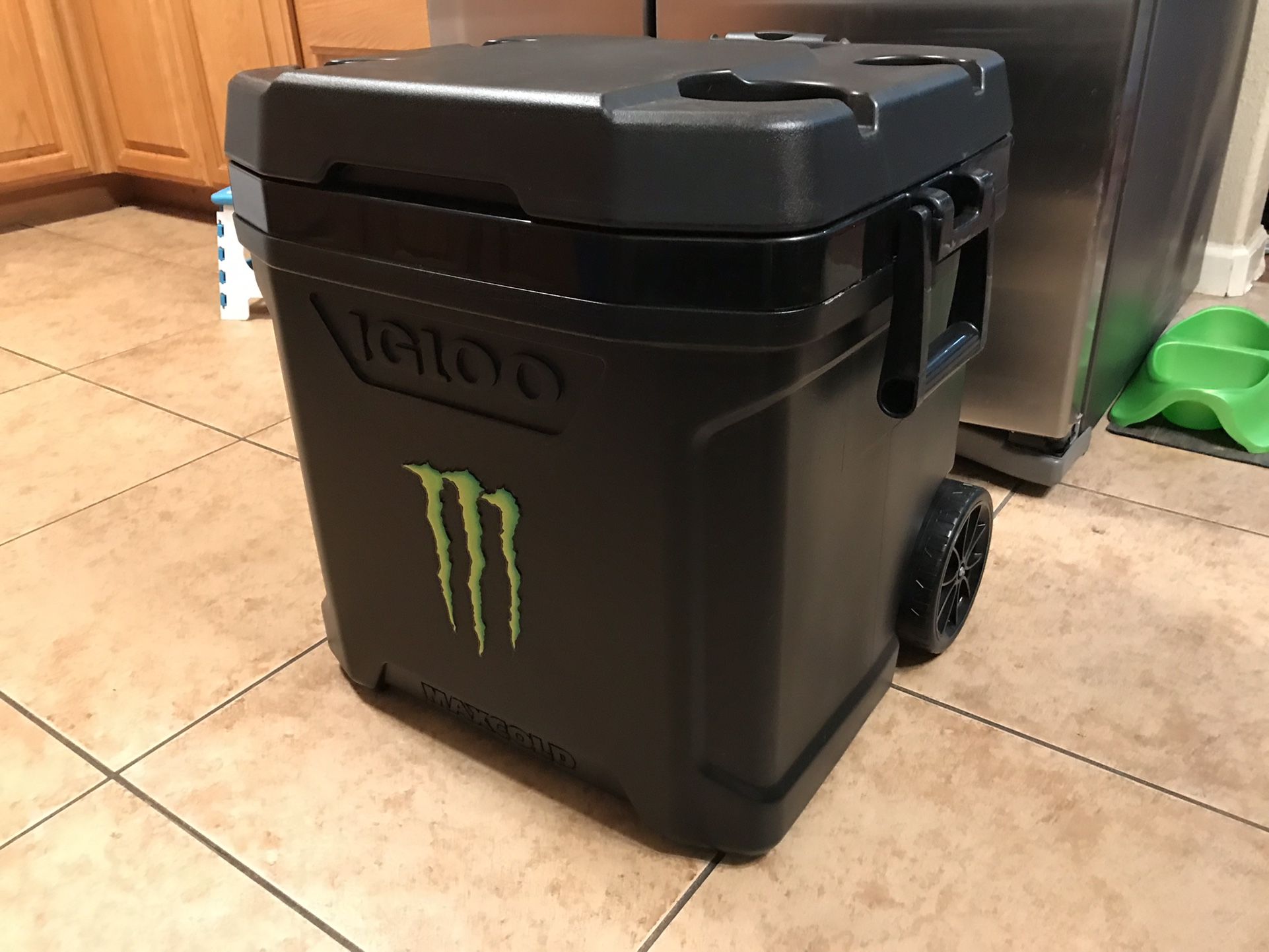 Igloo X Monster Energy Igloo Ice chest (Brand New)