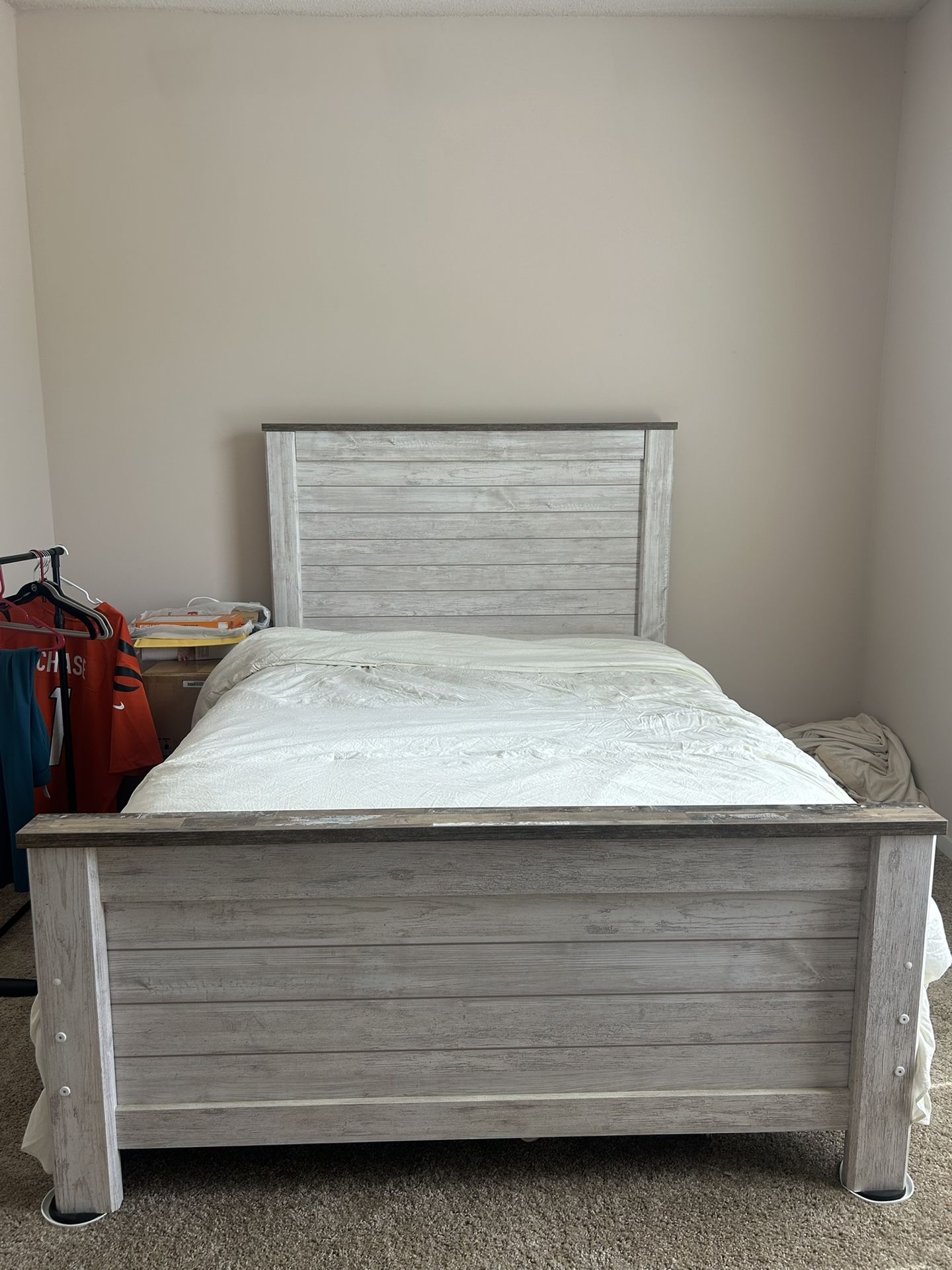 Full Size Bed