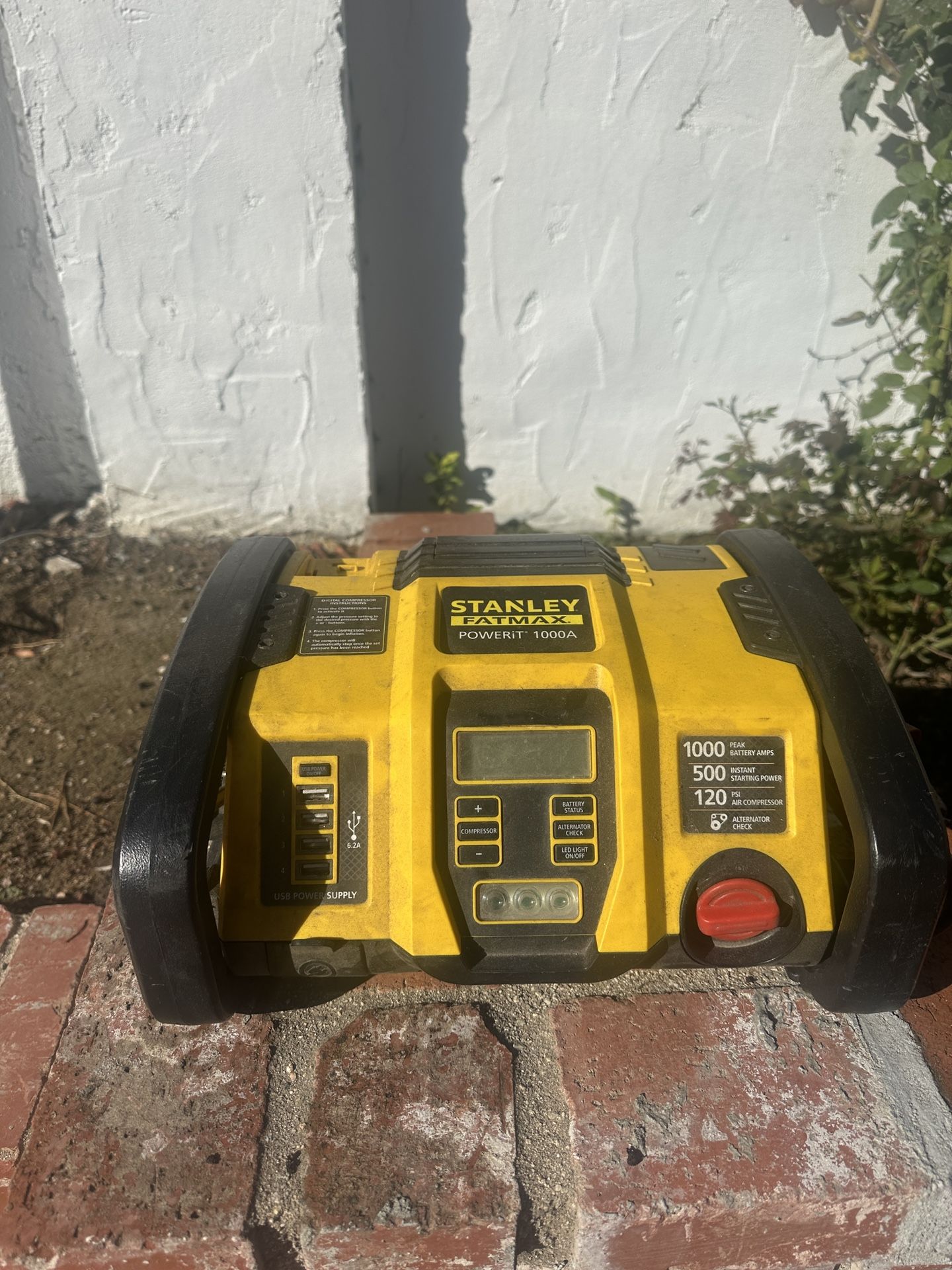 Stanley Fatmax Powerit 1000A Jump Starter / Power Station