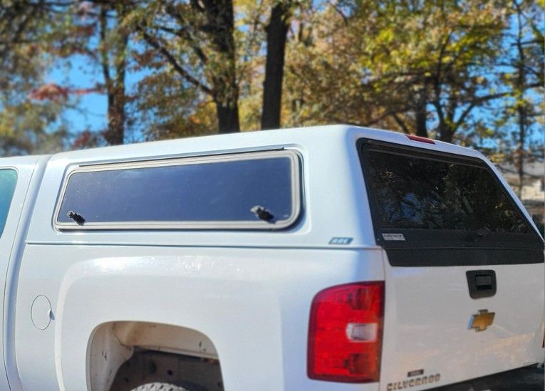 Camper 6.5 Ft / 6.5 Truck Cap