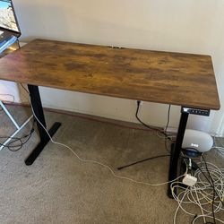 LIKE NEW ErGear height adjustable electric standing desk (great condition)
