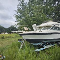 1987 Bayliner Calibre Yacht 