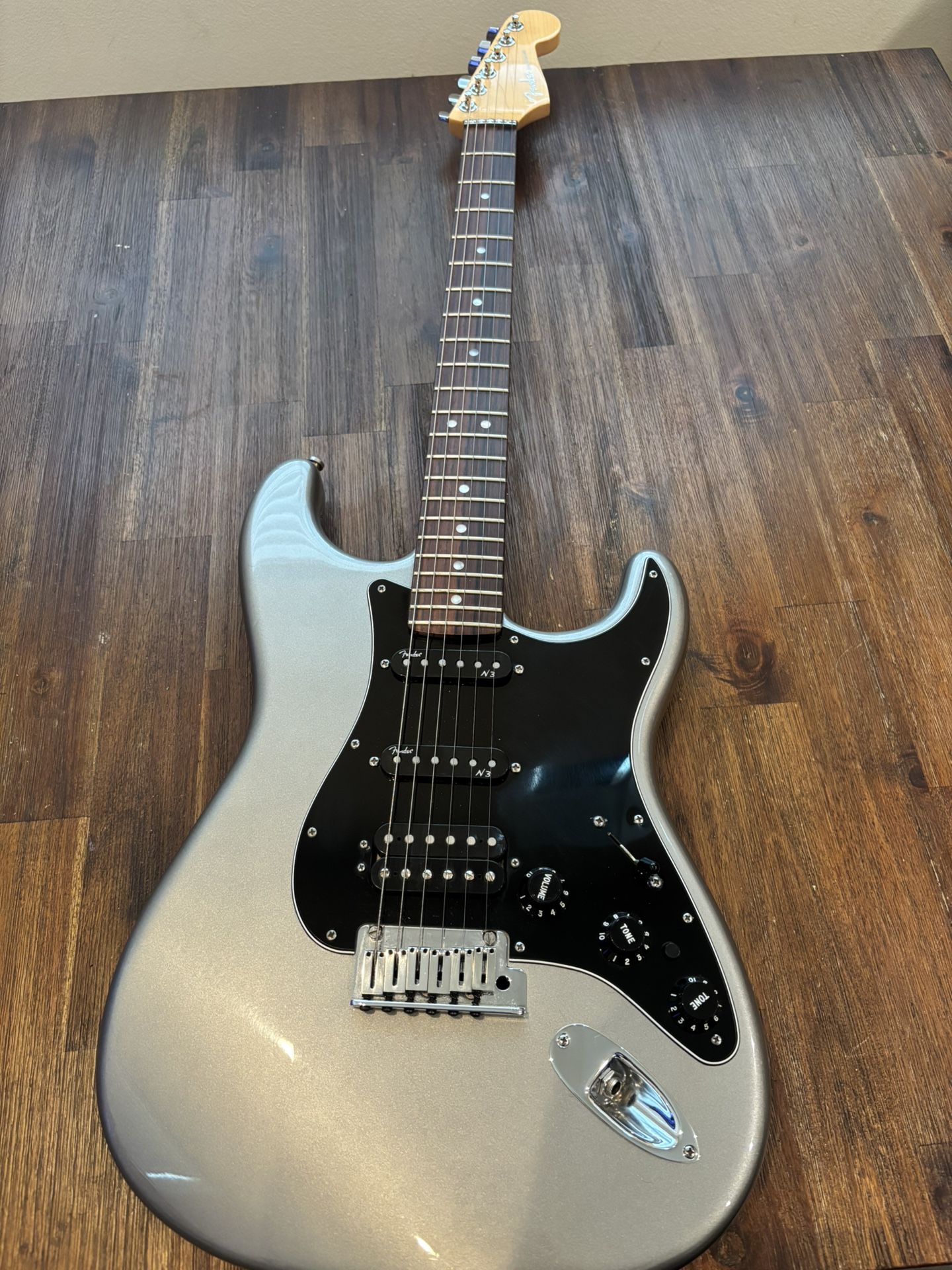 Fender American Deluxe Stratocaster Guitar 2013