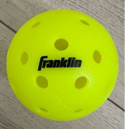 Franklin Pickleball Ball Neon Yellow