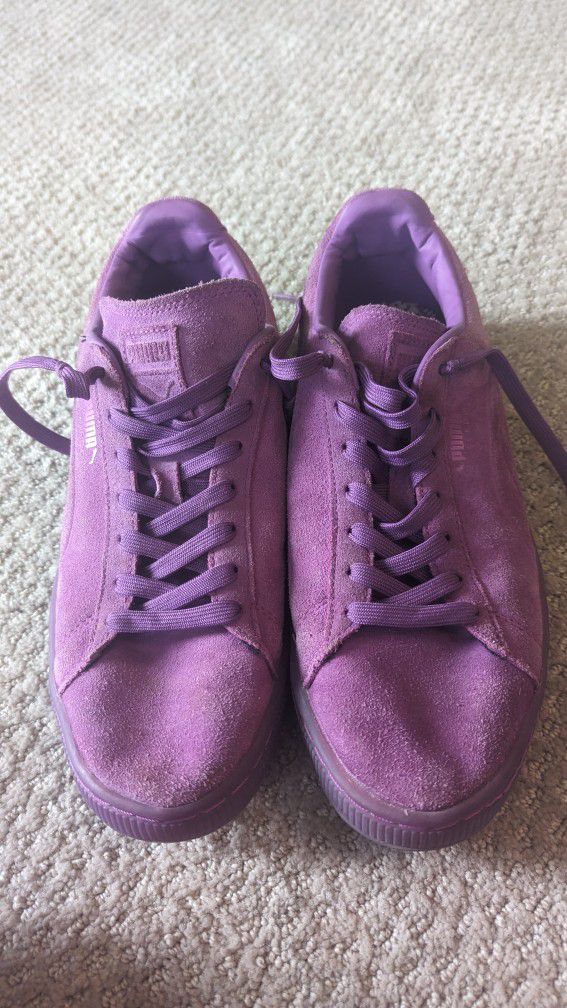 Men's Like New Purple Suede Puma Tennis Shoes Like New Make Offer