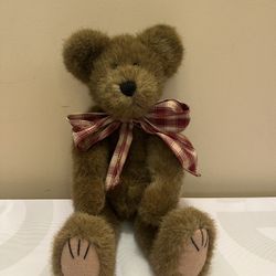 Vintage. Boyds Bears 13" Plush Bear With Tags The bear is in new like condition. Light brown color  Very very cute