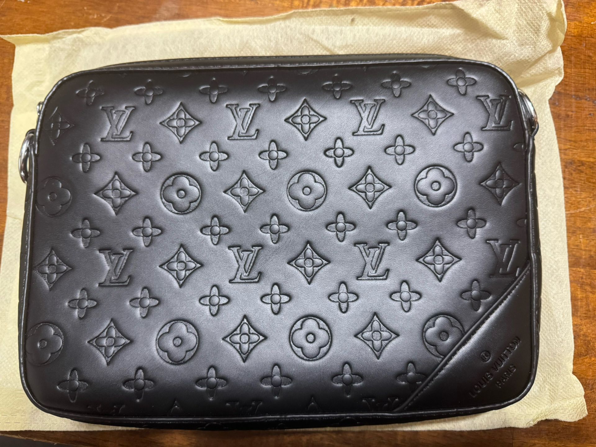 Louis Vuitton Messenger Bag