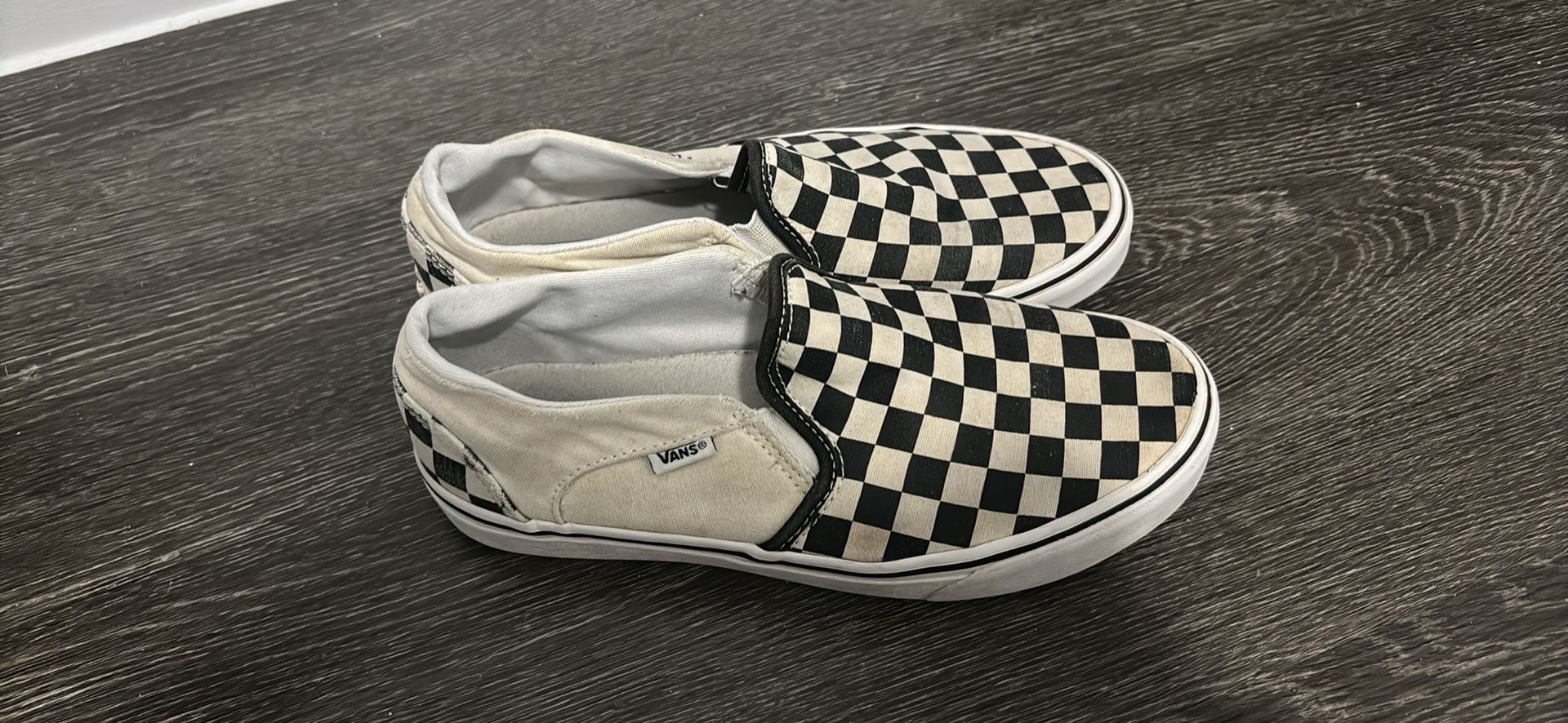 Women’s Size 7.5 Checkered Vans