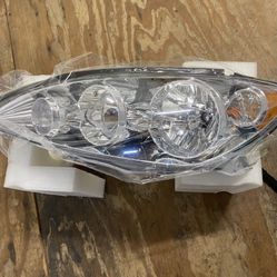 02-06 Camry Drivers Side Headlight 