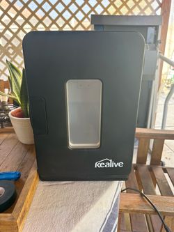 Hot and cold Kealive Mini Fridge with Window