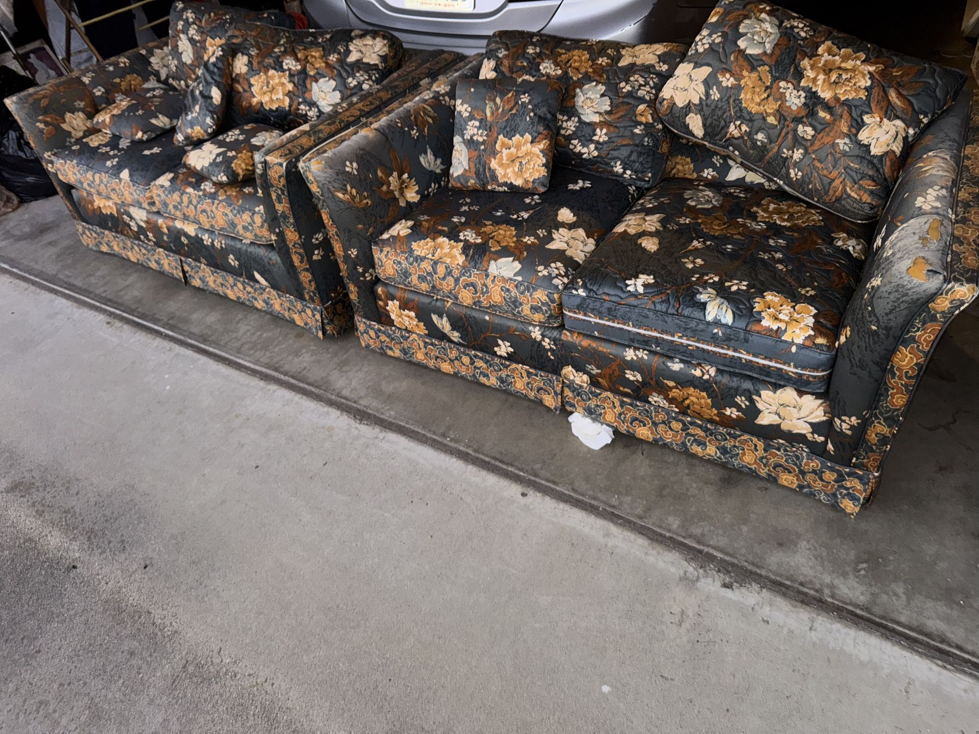 Free Floral Loveseats