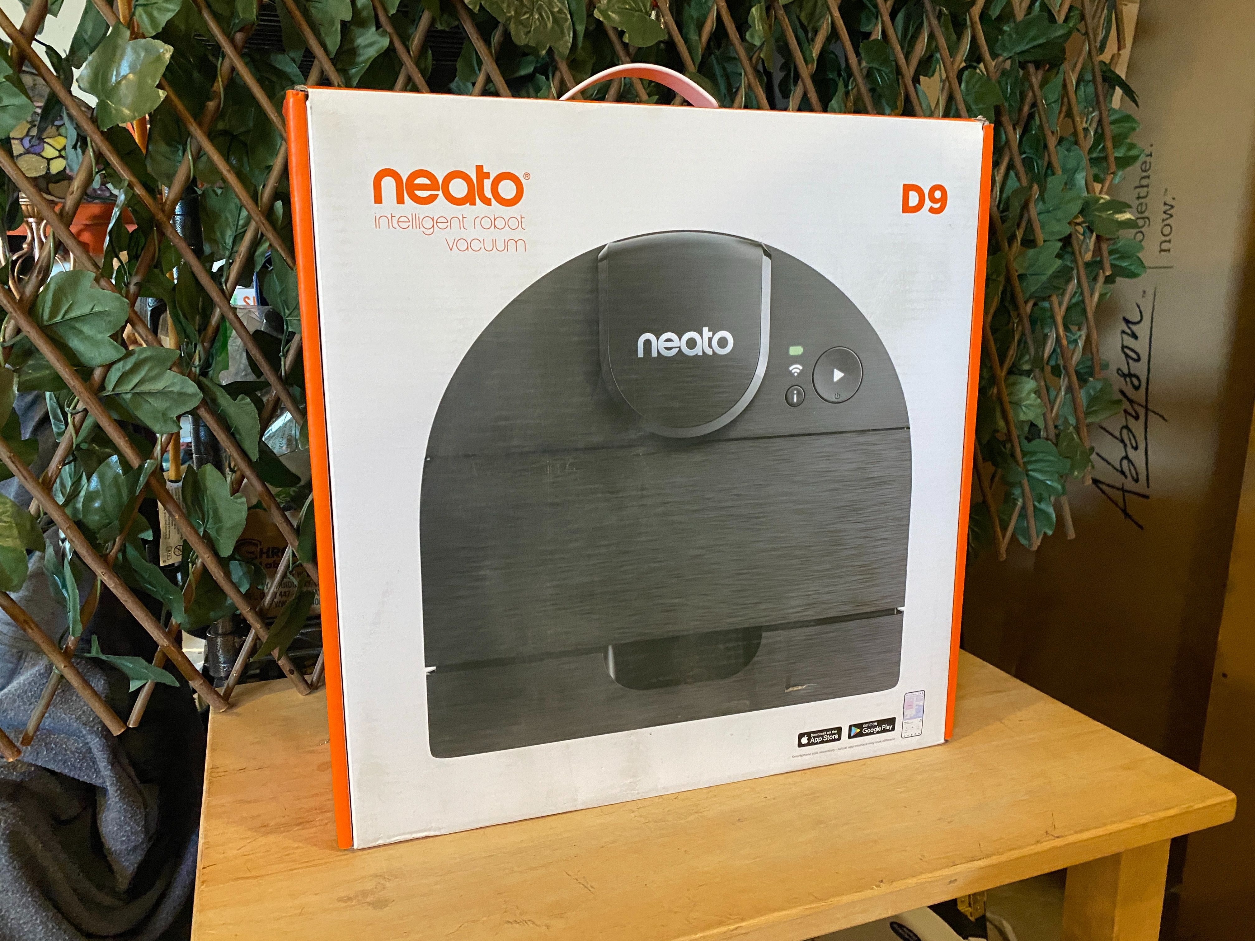 NEW! NEATO D9 Intelligent Robot Vacuum w/ Lidar Navigation