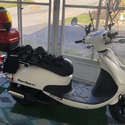 2016 Havana Classic 200i scooter (169cc)