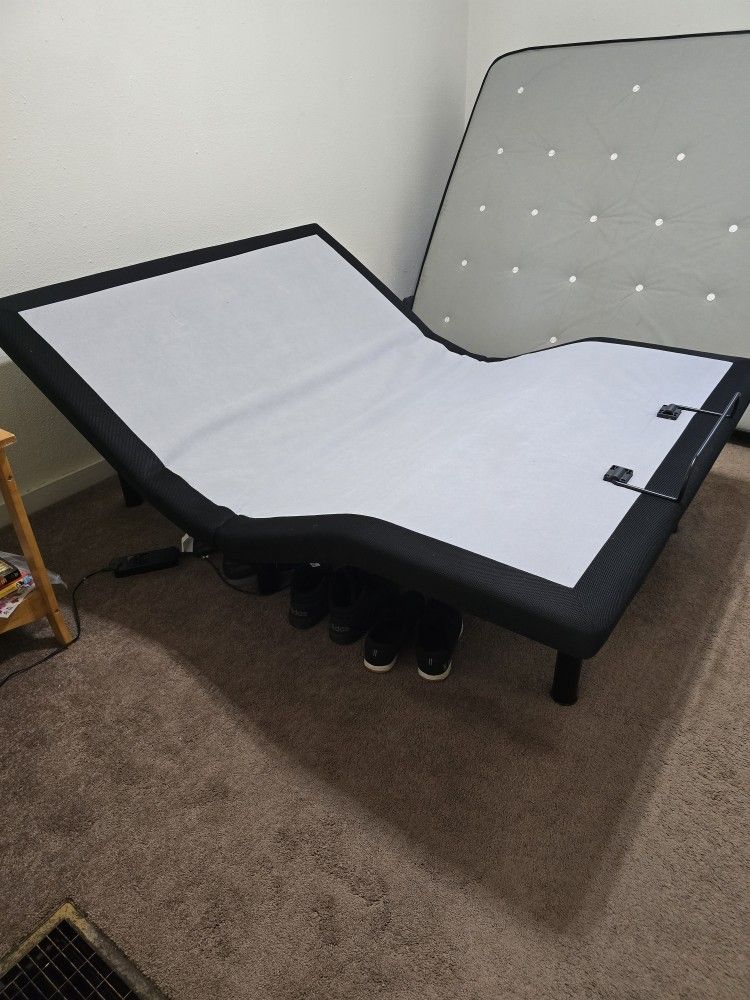 Adjustable Platform And Mattress Queen. Cash Only