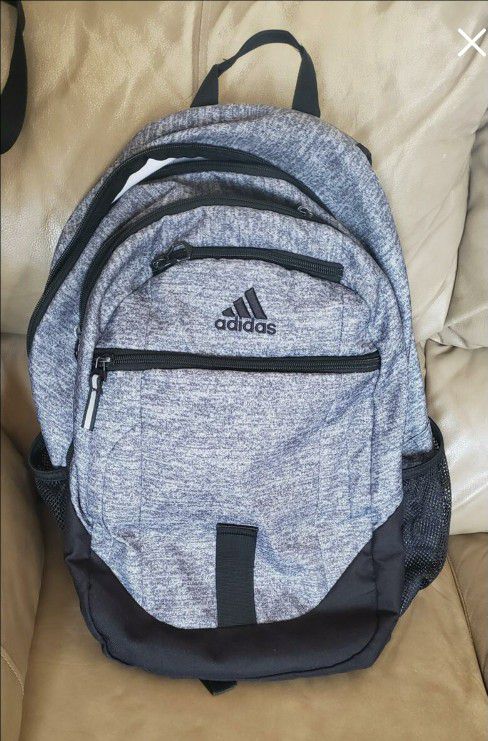 Adidas school Backpack (mochila)