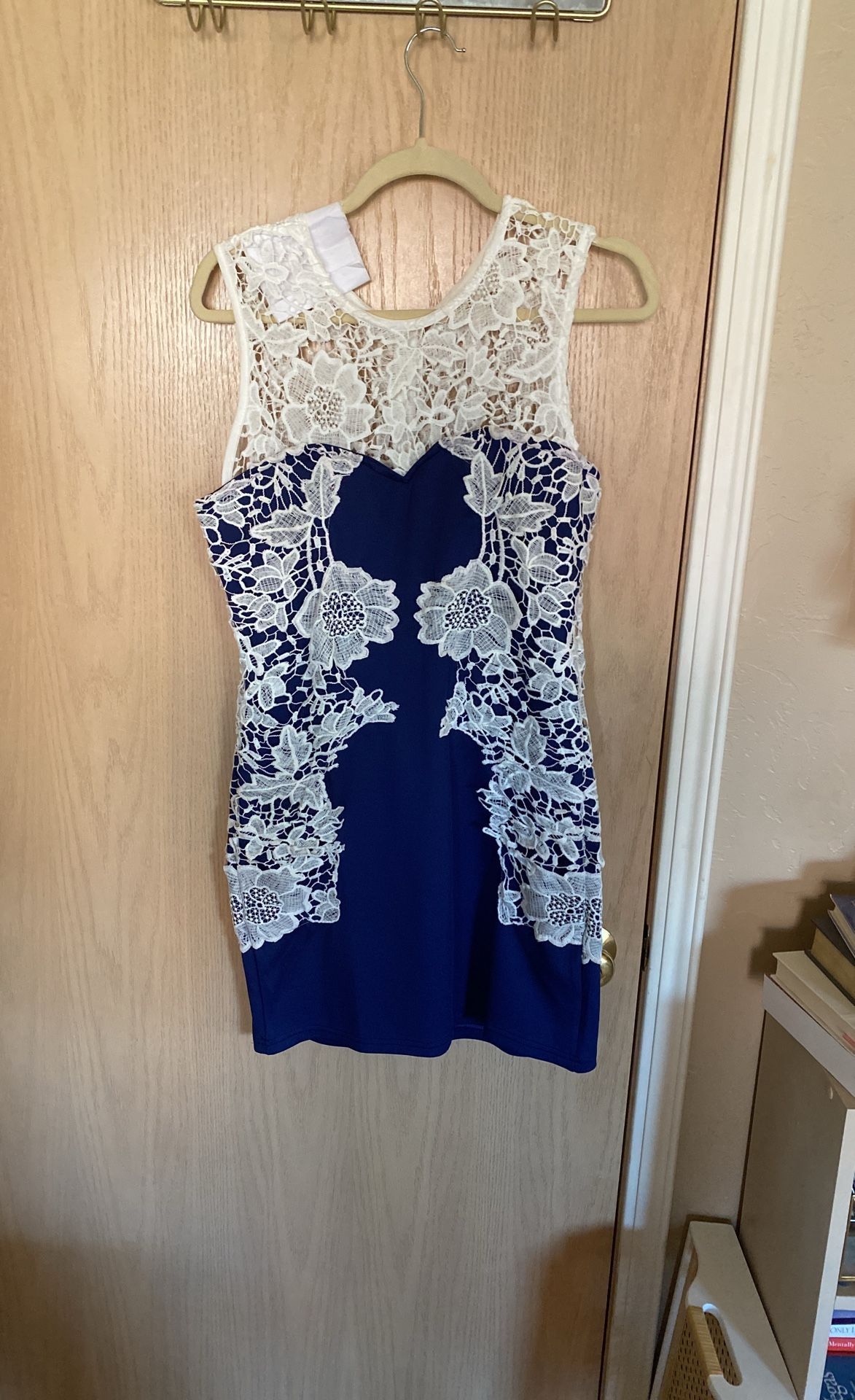 Venus Dress Size M