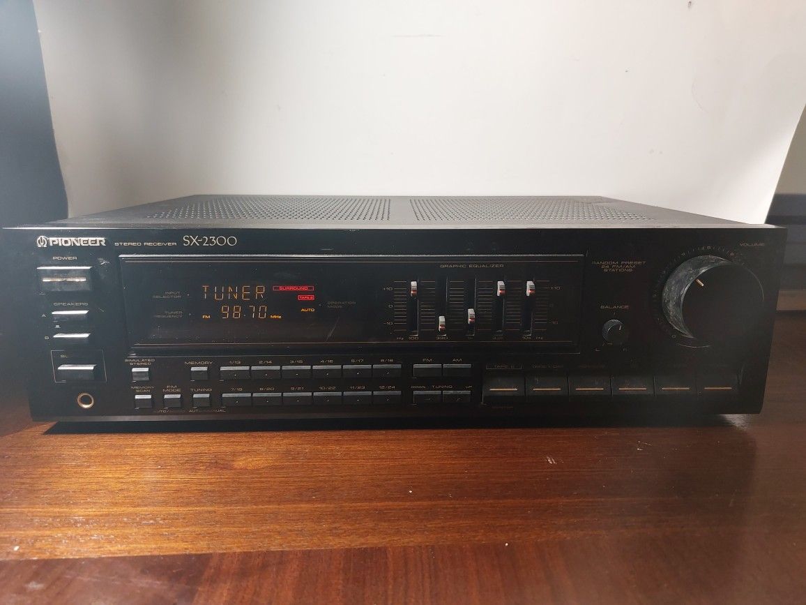 Vintage Pioneer Japan SX-2300 Stereo Receiver With Graphic Equalizer Turns On But Untested 