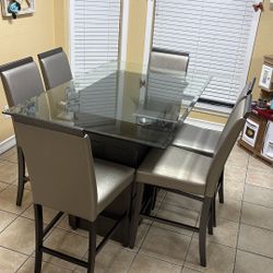 Dining kitchen Table