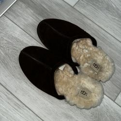 UGG espresso slippers size 8M