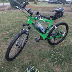 Great Condition, Novara Bliss 2.0 Unisex Enduro Mountain Bike, Full Equipment Small and Medium Size
