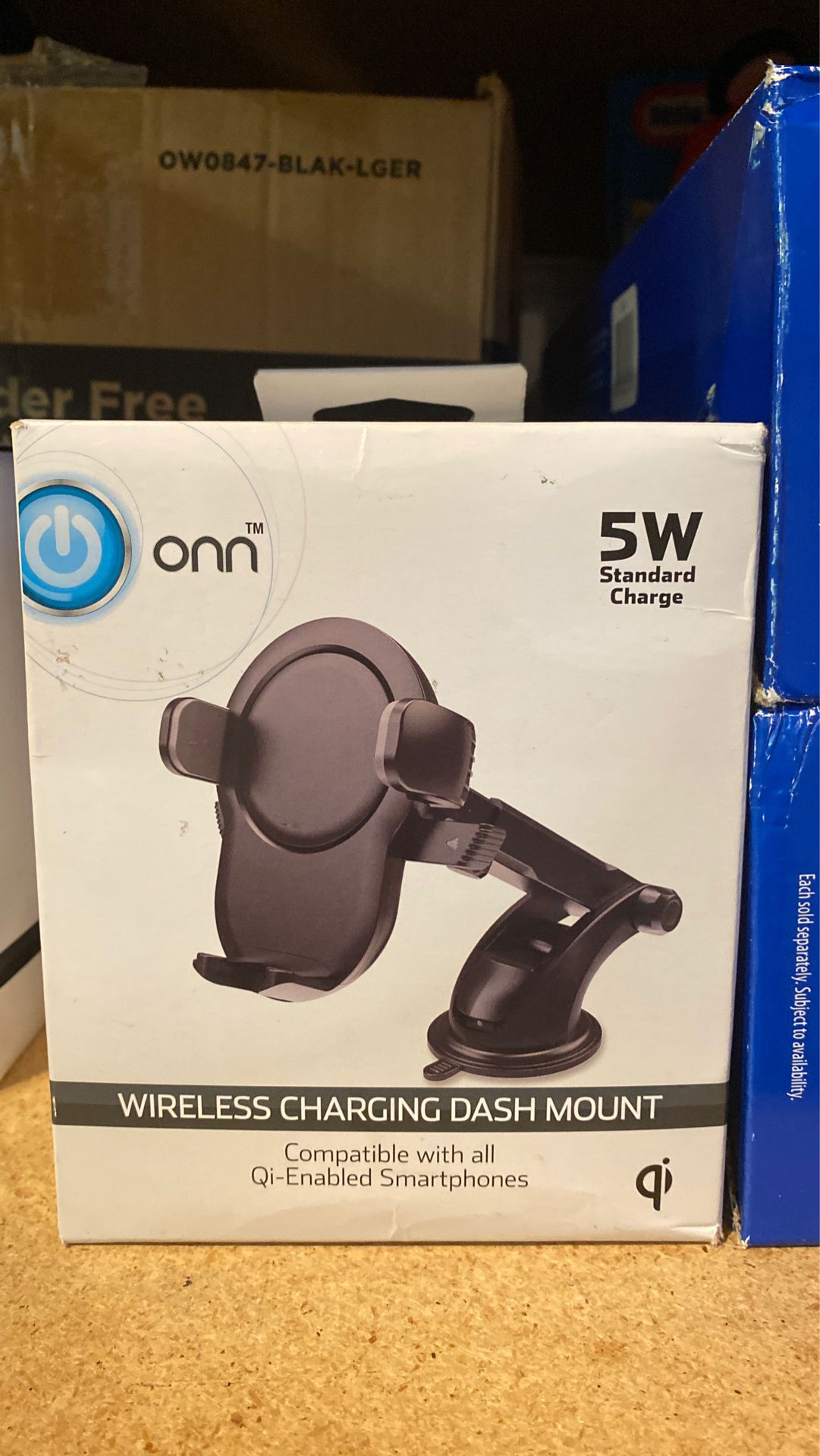 Cellphone holder/ wireless Charging Dashmount