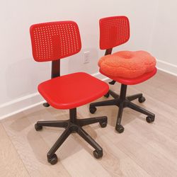 2 Swivel Chairs