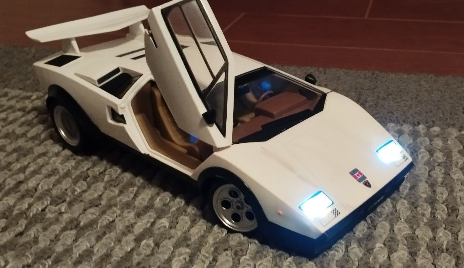 Lamborghini Countach LP500S 1/14 RC