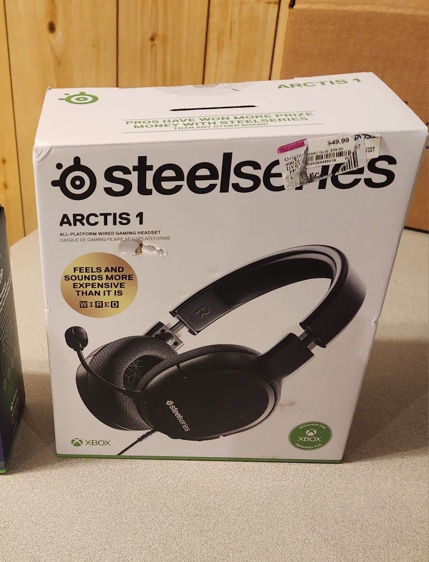 Steel Series Arctics 1 Gaming Headphoes