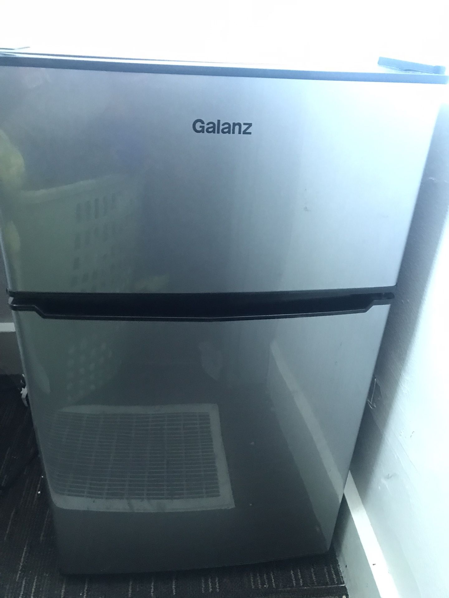 Galanz Mini Fridge