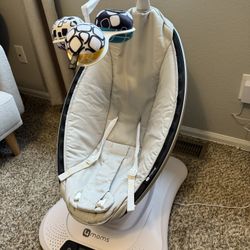 Price Drop! MamaRoo4 Multi-Motion Baby Swing