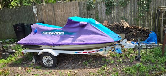 Jet ski with less than 50 hours of run time with trailer