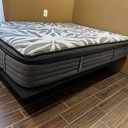 Electric queen size bed used jus a couple times