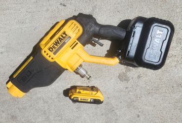 DEWALT CORDLESS PRESSURE WASHER w BATTERY takes standard nozzle