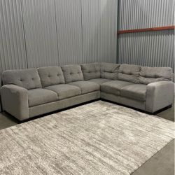Annandale Fabric Sectional * Free Delivery🚚*