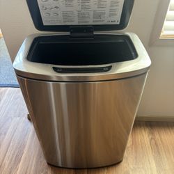 Trash Can 