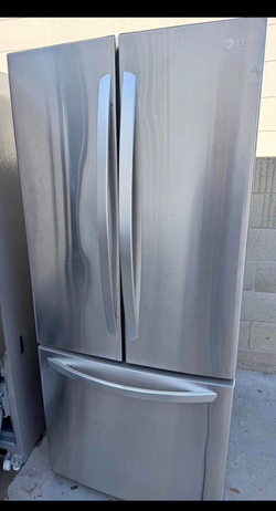 LG Stainless French Door Refrigerator — Bottom Freezer, No Dispenser