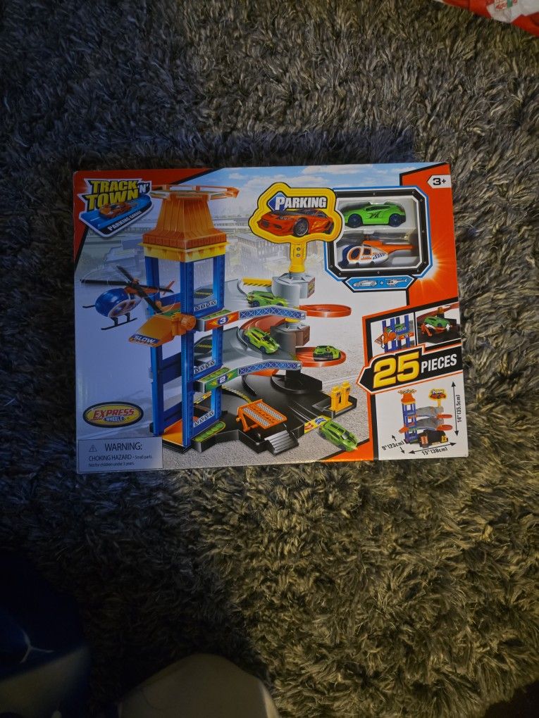Kids Track town 25 Piece Parking Garage