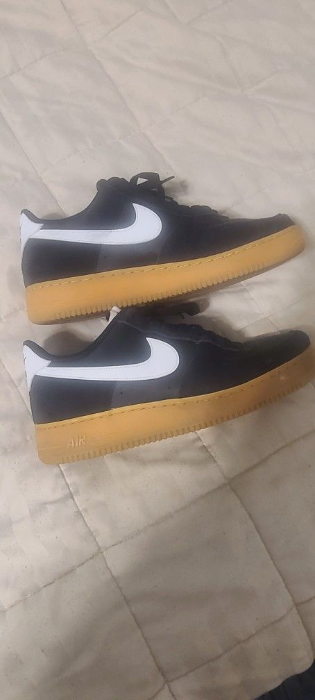 Nike AIR Force 1 (Black, White, Gum Sole)