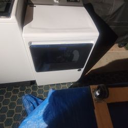 MAYTAG DRYER