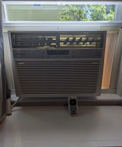Frigidaire Air conditioning unit