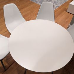 White Round Table And Dining Chairs LIKE NEW