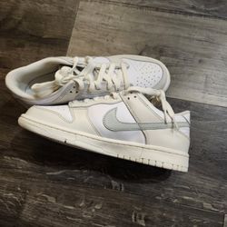 Nikes Size 6 Y