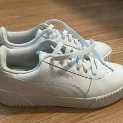 Size 6 1/2 women’s pumas